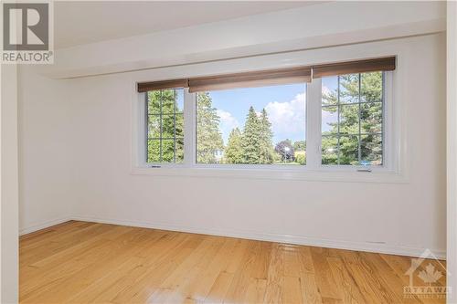 106 Mcclellan Road, Ottawa, ON - Indoor Photo Showing Other Room