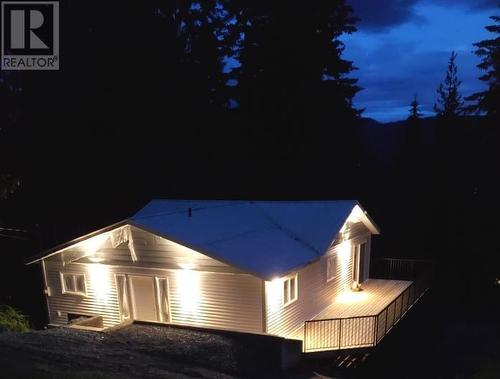 7430 Crowfoot Drive, Anglemont, BC - Outdoor