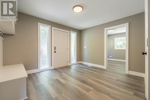 7430 Crowfoot Drive, Anglemont, BC - Indoor Photo Showing Other Room