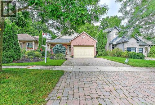 1090 Shelborne Place, London, ON - Outdoor With Facade