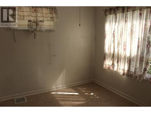 1889 Bowser  Street, Trail, BC - Indoor Photo Showing Other Room