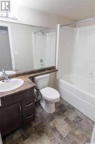 205 2331 Windsor Park Road, Regina, SK - Indoor Photo Showing Bathroom