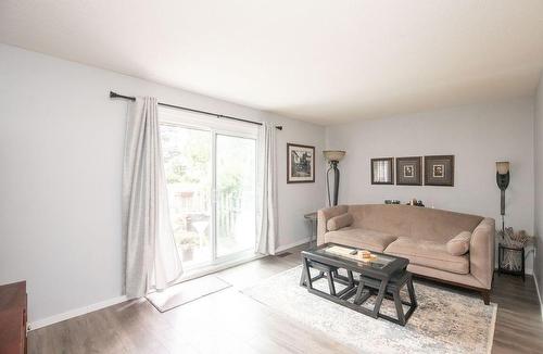 1420 Garth Street|Unit #34, Hamilton, ON - Indoor Photo Showing Living Room