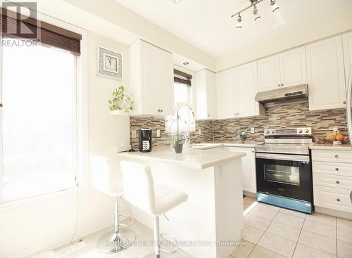 83 Carolina Rose Crescent, Markham (Wismer), ON - Indoor Photo Showing Kitchen With Upgraded Kitchen