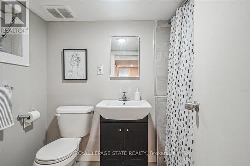 55 Balmoral Avenue N, Hamilton, ON - Indoor Photo Showing Bathroom