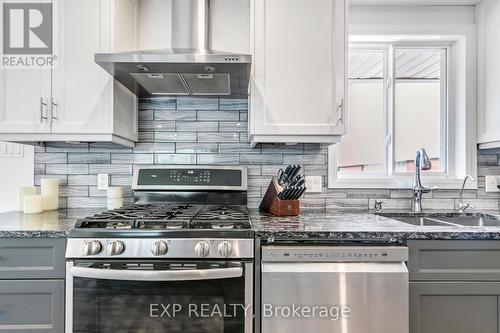 6532 Beatty Line, Centre Wellington (Fergus), ON - Indoor Photo Showing Kitchen With Double Sink With Upgraded Kitchen