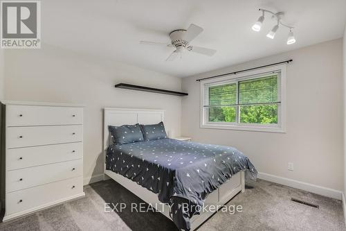 6532 Beatty Line, Centre Wellington (Fergus), ON - Indoor Photo Showing Bedroom