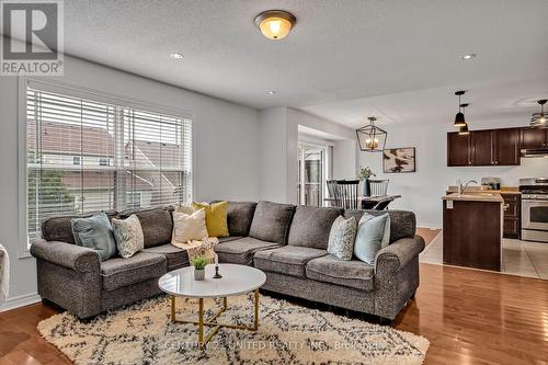 194 Bowen Drive, Peterborough (Northcrest), ON - Indoor Photo Showing Living Room