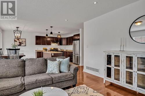 194 Bowen Drive, Peterborough (Northcrest), ON - Indoor Photo Showing Living Room