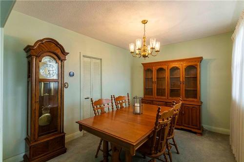 938 Danforth Avenue, Burlington, ON - Indoor Photo Showing Dining Room