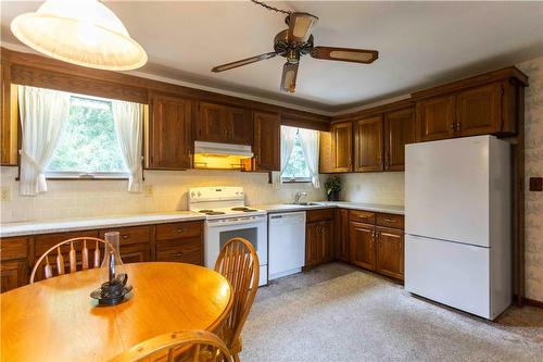 938 Danforth Avenue, Burlington, ON - Indoor Photo Showing Kitchen With Double Sink