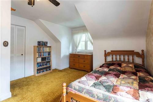 938 Danforth Avenue, Burlington, ON - Indoor Photo Showing Bedroom