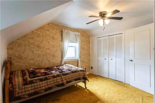 938 Danforth Avenue, Burlington, ON - Indoor Photo Showing Bedroom