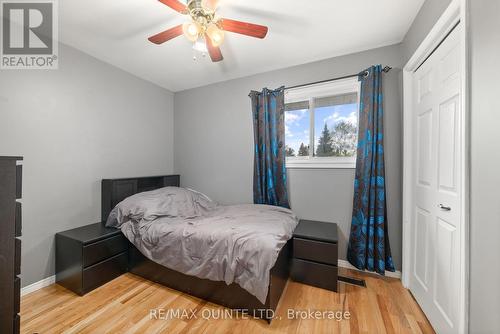 243 Cross Road, Tyendinaga, ON - Indoor Photo Showing Bedroom