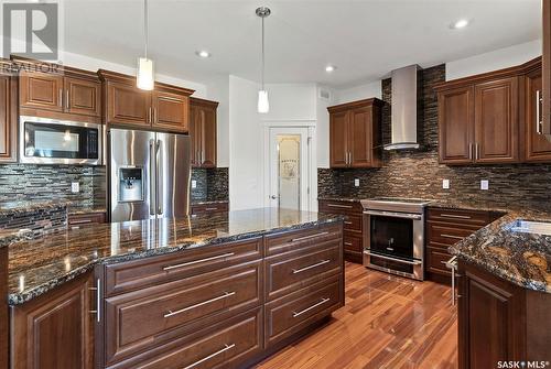 1530 Pohorecky Court, Saskatoon, SK - Indoor Photo Showing Kitchen With Stainless Steel Kitchen With Upgraded Kitchen