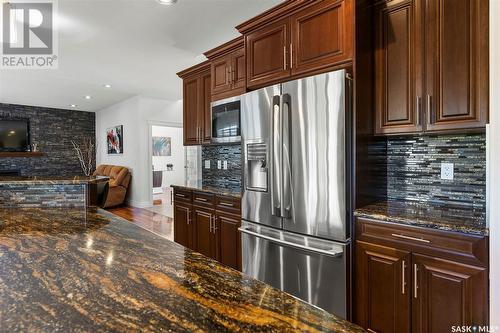 1530 Pohorecky Court, Saskatoon, SK - Indoor Photo Showing Kitchen