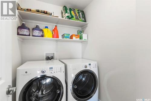 1530 Pohorecky Court, Saskatoon, SK - Indoor Photo Showing Laundry Room