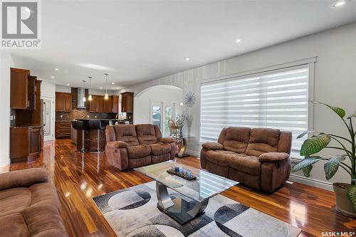 1530 Pohorecky Court, Saskatoon, SK - Indoor Photo Showing Living Room