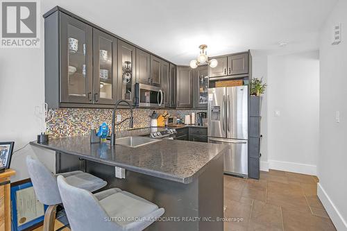 380 - 415 Jarvis Street, Toronto (Church-Yonge Corridor), ON - Indoor Photo Showing Kitchen With Stainless Steel Kitchen With Upgraded Kitchen