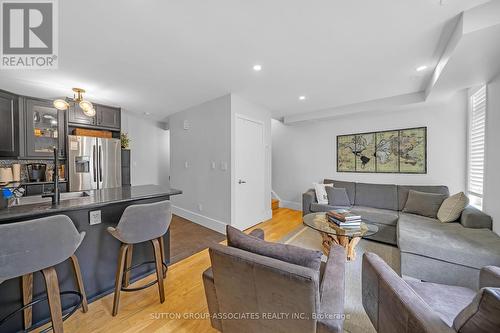 380 - 415 Jarvis Street, Toronto (Church-Yonge Corridor), ON - Indoor Photo Showing Living Room