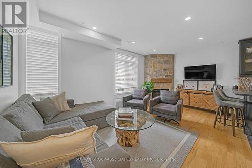 380 - 415 Jarvis Street, Toronto (Church-Yonge Corridor), ON - Indoor Photo Showing Living Room