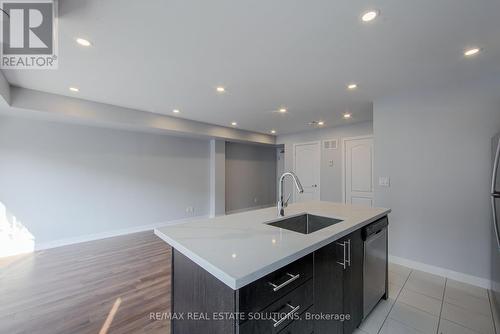 512 - 30 Dunsheath Way, Markham (Cornell), ON - Indoor Photo Showing Kitchen