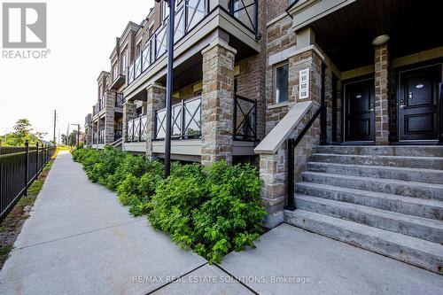 512 - 30 Dunsheath Way, Markham (Cornell), ON - Outdoor