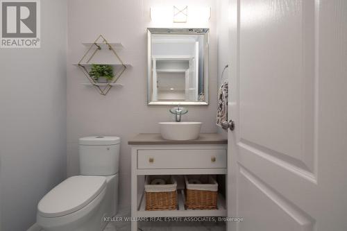 5611 Thorn Lane, Burlington (Orchard), ON - Indoor Photo Showing Bathroom