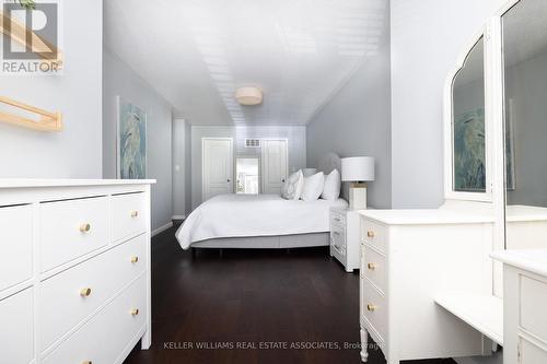 5611 Thorn Lane, Burlington (Orchard), ON - Indoor Photo Showing Bedroom