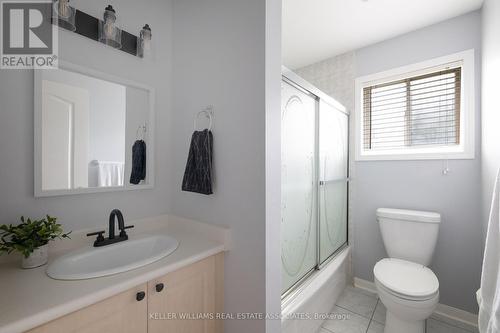 5611 Thorn Lane, Burlington (Orchard), ON - Indoor Photo Showing Bathroom