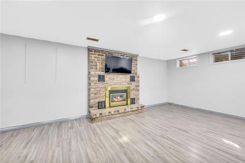 182 Clifton Downs Road, Hamilton, ON - Indoor With Fireplace