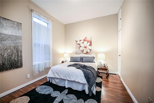 162 Charlton Avenue W|Unit #1, Hamilton, ON - Indoor Photo Showing Bedroom