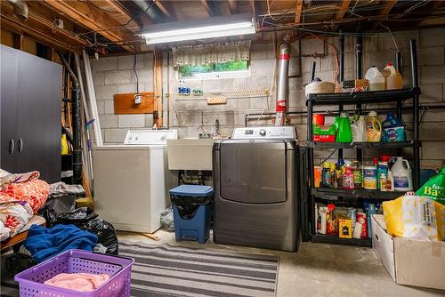 37 Gainsborough Road, Hamilton, ON - Indoor Photo Showing Laundry Room