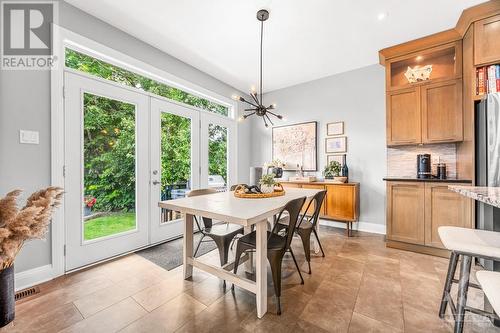 37 Moore Street, Richmond, ON - Indoor Photo Showing Dining Room