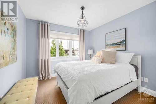 37 Moore Street, Richmond, ON - Indoor Photo Showing Bedroom