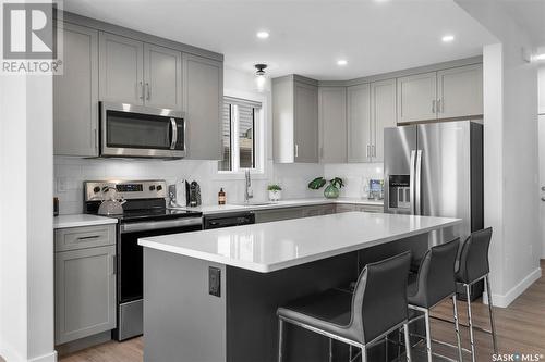 539 Myles Heidt Manor, Saskatoon, SK - Indoor Photo Showing Kitchen With Stainless Steel Kitchen With Upgraded Kitchen