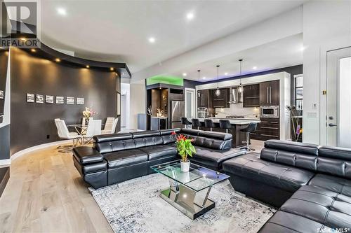 235 Fleming Crescent, Saskatoon, SK - Indoor Photo Showing Living Room