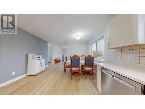 370 Road 11, Oliver, BC - Indoor