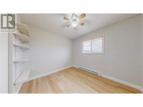 370 Road 11, Oliver, BC - Indoor Photo Showing Other Room