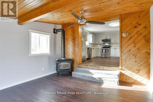 125 Oakwood Drive, Gravenhurst, ON - Indoor With Fireplace