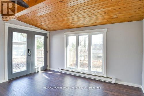 125 Oakwood Drive, Gravenhurst, ON - Indoor Photo Showing Other Room