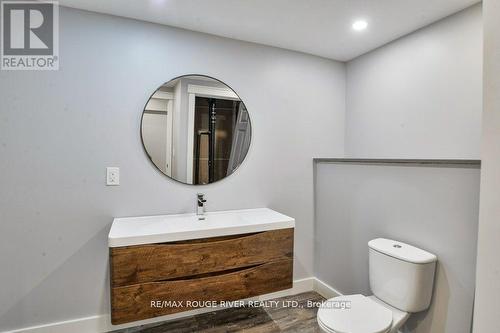 125 Oakwood Drive, Gravenhurst, ON - Indoor Photo Showing Bathroom