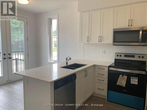 51 - 99 Roger Street, Waterloo, ON - Indoor Photo Showing Kitchen With Double Sink With Upgraded Kitchen