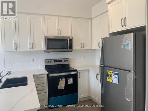 51 - 99 Roger Street, Waterloo, ON - Indoor Photo Showing Kitchen With Double Sink