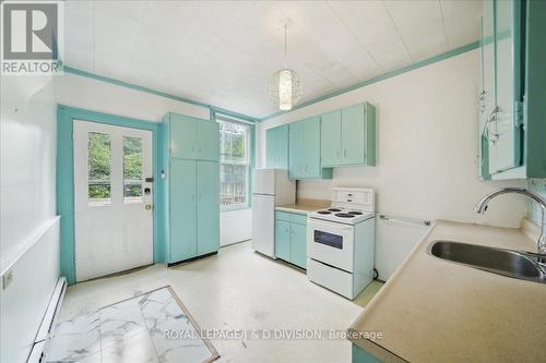 139 Collier Street, Toronto (Rosedale-Moore Park), ON - Indoor Photo Showing Kitchen