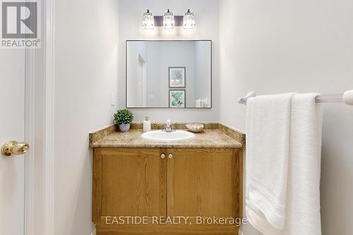 583 Forsyth Farm Drive, Whitchurch-Stouffville, ON - Indoor Photo Showing Bathroom