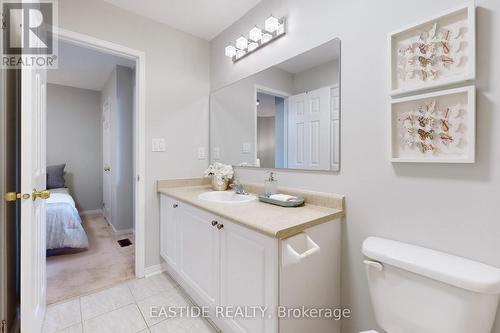 583 Forsyth Farm Drive, Whitchurch-Stouffville, ON - Indoor Photo Showing Bathroom