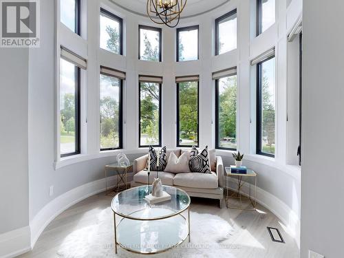 3 Earl Cook Drive, Whitchurch-Stouffville, ON - Indoor Photo Showing Living Room