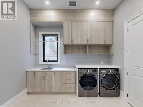 3 Earl Cook Drive, Whitchurch-Stouffville, ON - Indoor Photo Showing Laundry Room