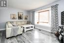 657 Oak Street, Collingwood, ON  - Indoor Photo Showing Living Room 